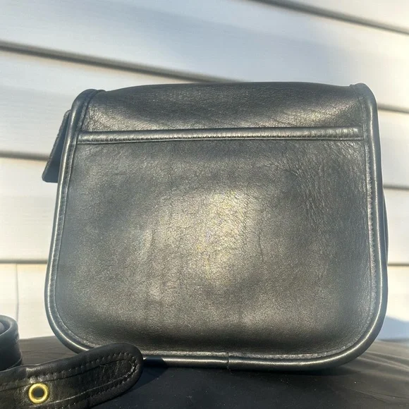 Vintage Coach legacy Small Flap - Picture 5 of 17